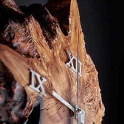 Exkluzvne hodiny z dubovho dreva - rune vyrban originlne kusy
