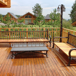 Schmiedeeiserne Gartenmöbel im Freien – geschmiedeter Tisch mit Naturstein und bogenförmiger Sitzbank