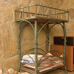 Rustikální kovaný stolek ve wellnes - exkluzivní nábytek