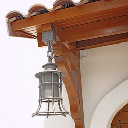 Kovaná lampa s tienidlom - exteriérová lampa - záhradné závesné svietidlo v tvare zvonu - svetlá na terasu, do altánku... Kovaná lampa s tienidlom - exteriérová lampa - záhradné závesné svietidlo v tvare zvonu - svetlá na terasu, do altánku...