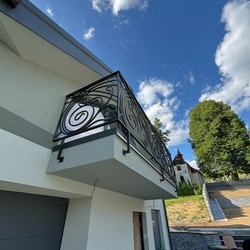 Garde-corps en fer forg design sur le balcon dune maison familiale
