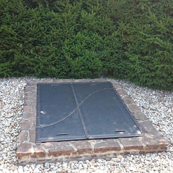 Schmiedeeiserner Brunnendeckel Schmiedeeiserner Brunnendeckel