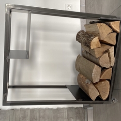 A high quality firewood rack with wheels – a modern firewood rack with storage space, which is easy to handle A high quality firewood rack with wheels – a modern firewood rack with storage space, which is easy to handle