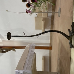 Kovaný svícen vyrobený pro kostel ve vesničce Sokol u Košic - designový svícen Dubová větev