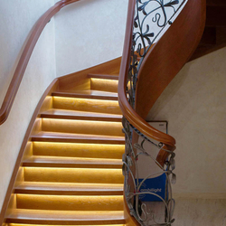 Interiérové ​​točité zábradlí na schody - kované zábradlí