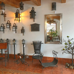 Ateliér kovářského umění UKOVMI - showroom - kované svítidla a další doplňky Ateliér kovářského umění UKOVMI - showroom - kované svítidla a další doplňky