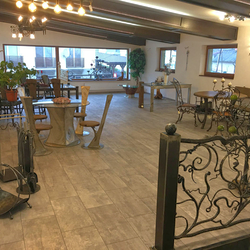 Ateliér kováčskeho umenia UKOVMI - showroom - dizajnový kovaný a nerezový nábytok, svietidlá, svietniky, krbové súpravy... Ateliér kováčskeho umenia UKOVMI - showroom - dizajnový kovaný a nerezový nábytok, svietidlá, svietniky, krbové súpravy...