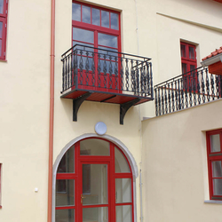 Balkónové zábradlia na meštianskom dome Balkónové zábradlia na meštianskom dome