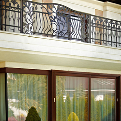 Luxusné balkónové zábradlie - kované exteriérové zábradlie