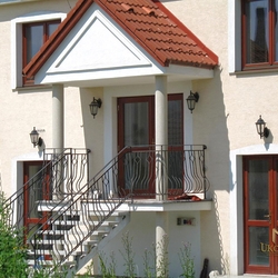Schmiedeeisernes Treppengeländer im Garten Schmiedeeisernes Treppengeländer im Garten