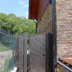 A wrought iron gate - Luxurious cottage