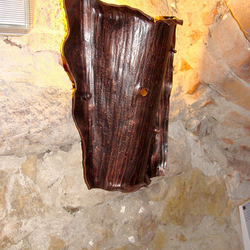 Originální kované stínítko - výjimečná interiérová lampa - dobová lampa do vinného sklepa v měděné patině Originální kované stínítko - výjimečná interiérová lampa - dobová lampa do vinného sklepa v měděné patině