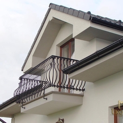 Экстерьерные кованые перила для балкона