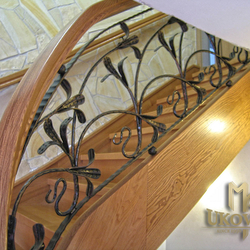 Spiral wrough tiron railings combined with wood - Lily pattern Spiral wrough tiron railings combined with wood - Lily pattern