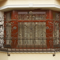 Kované ozdobné mříže na oknech