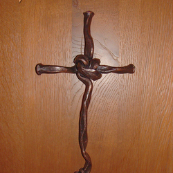Kovaný kříž na stěnu