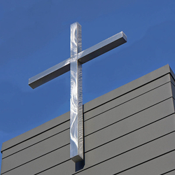 Крест из нержавеющей стали на современном костеле