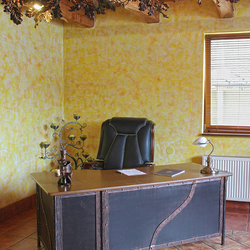 Luxusní kovaný nábytek - kvalitní kancelářský stůl