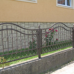 Kovaný plot - kombinace vzorů