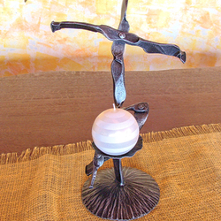 Svícen - Kříž s rybou - kovaný svícen s křesťanskými symboly