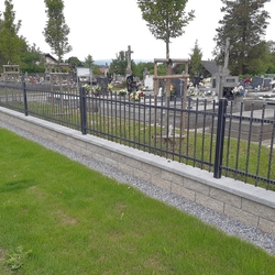 Kovaná brána a plot vyrobená v UKOVI na hřbitov v Ľuboticích
