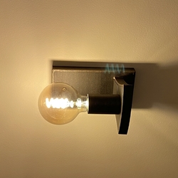Dizajnová nástenná lampa vznikla spjením moderného s tradičným Dizajnová nástenná lampa vznikla spjením moderného s tradičným