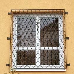 Schmiedeeisernes Gitter am Gesundheitszentrum Schmiedeeisernes Gitter am Gesundheitszentrum