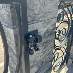 Sliding gate – detail Sliding gate – detail