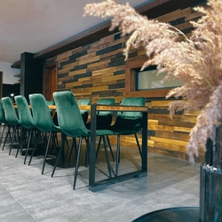 Moderne Tische  schwarze Metallrahmen kombiniert mit Holz