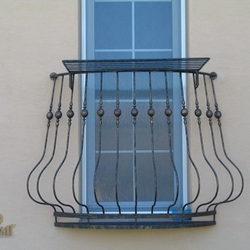 Schmiedeeisernes Fenstergeländer Schmiedeeisernes Fenstergeländer